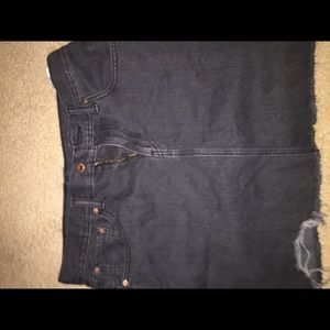 Levi’s black skirt